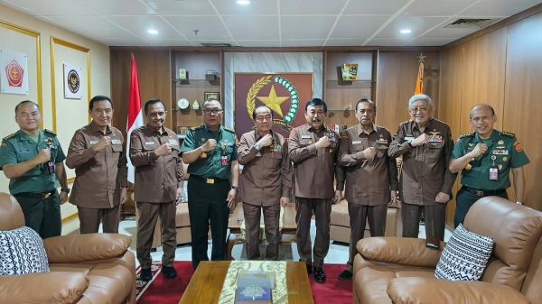 KUNJUNGAN DIREKTUR VETERAN DITJEN POTHAN KE MARKAS BESAR DPP LVRI